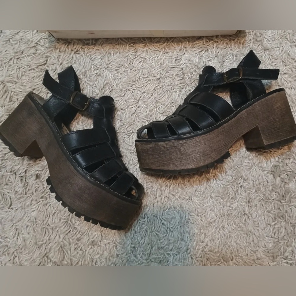 Vintage Black and Brown Platform Sandals